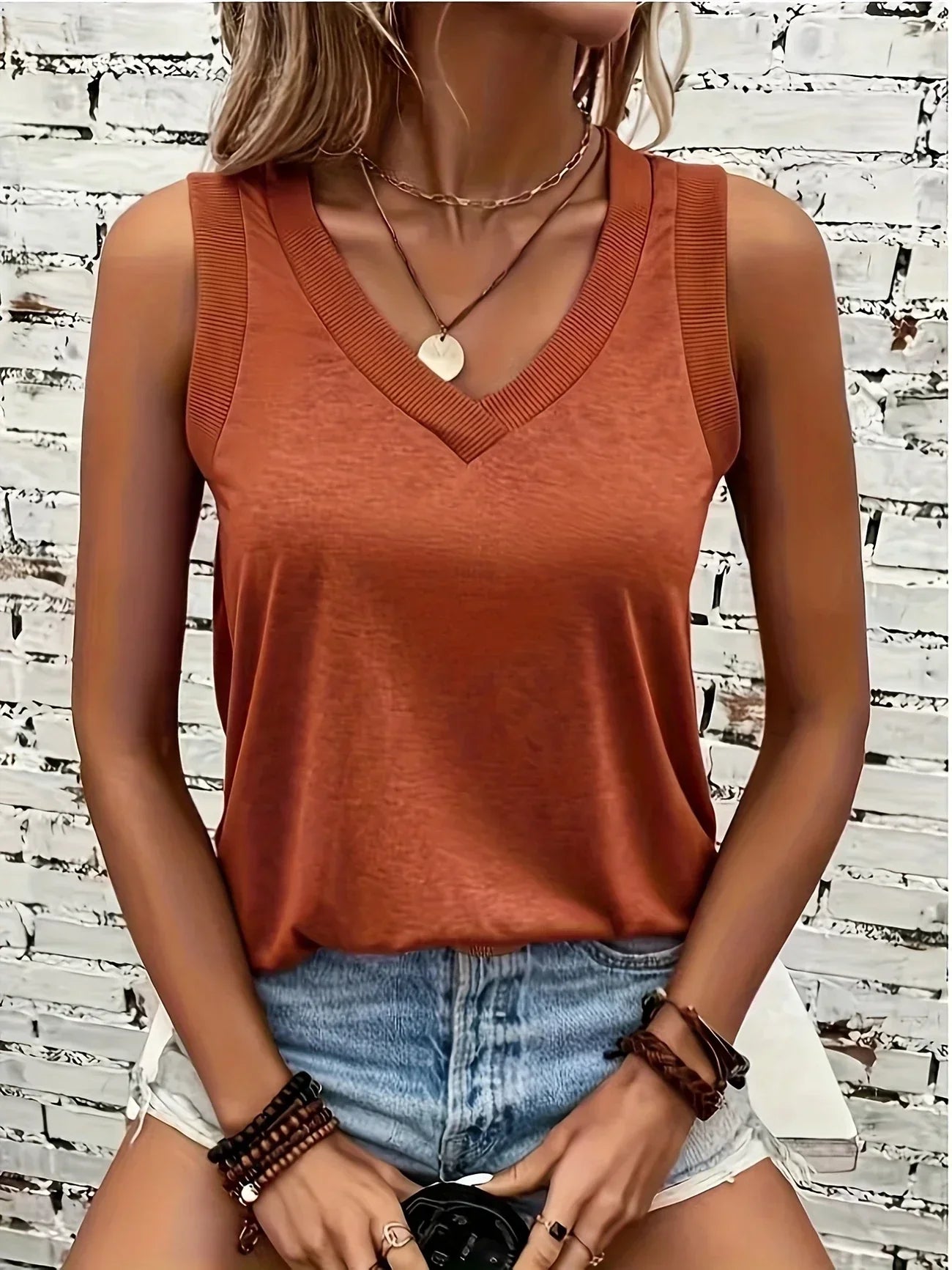 ARCADIA - AIRY V-NECK SLEEVELESS BLOUSE