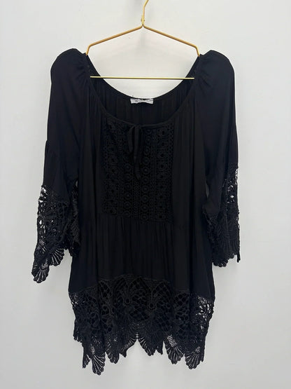 LINA - MINIMALIST ROUND NECK TOP