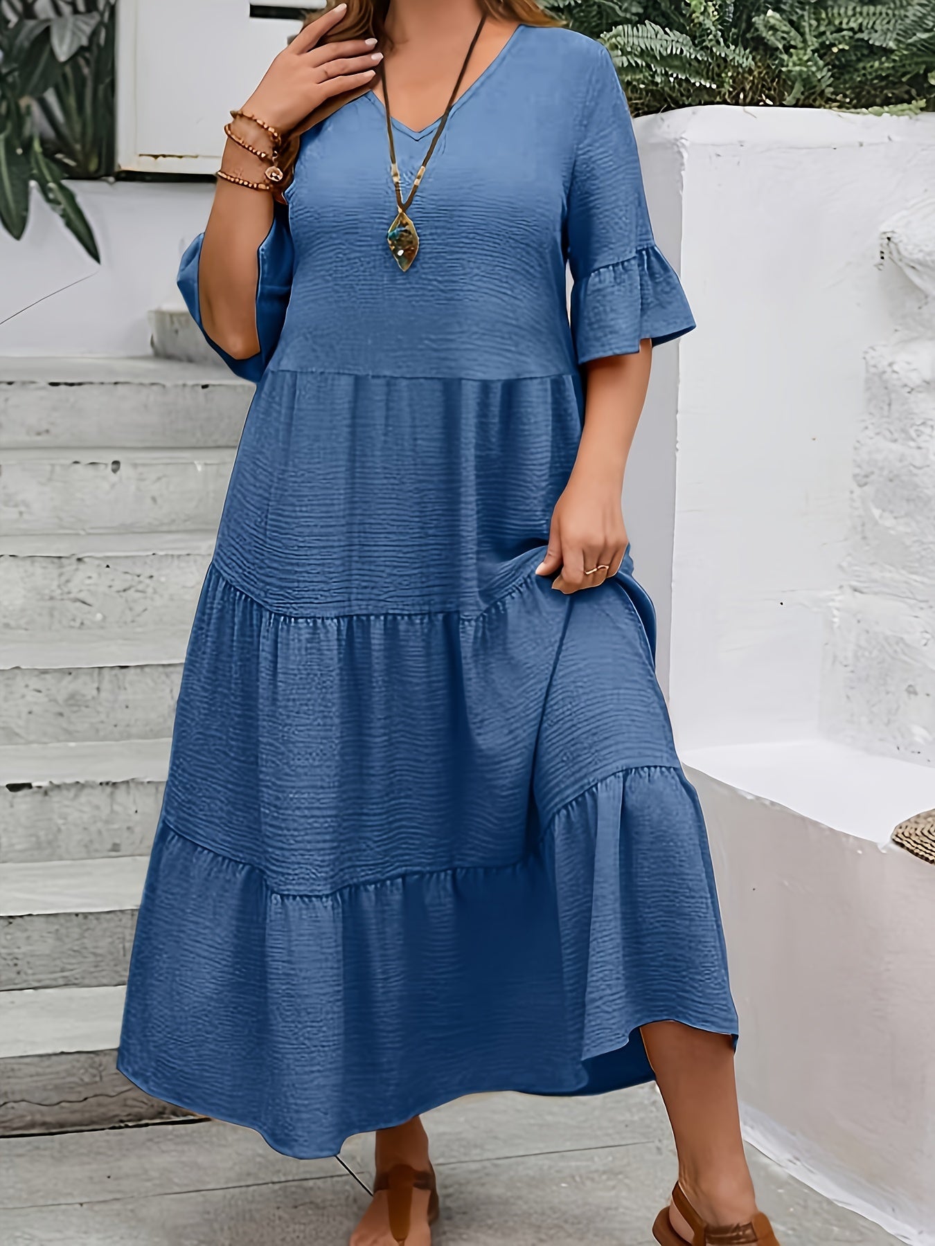 Avelisse - Graceful Flowy Dress