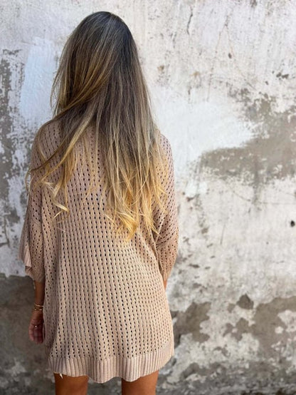SUE - VENTED V-NECK KNIT BLOUSE