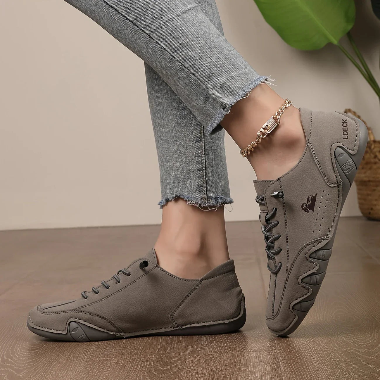 SARI - CUSHIONED STEP SNEAKERS
