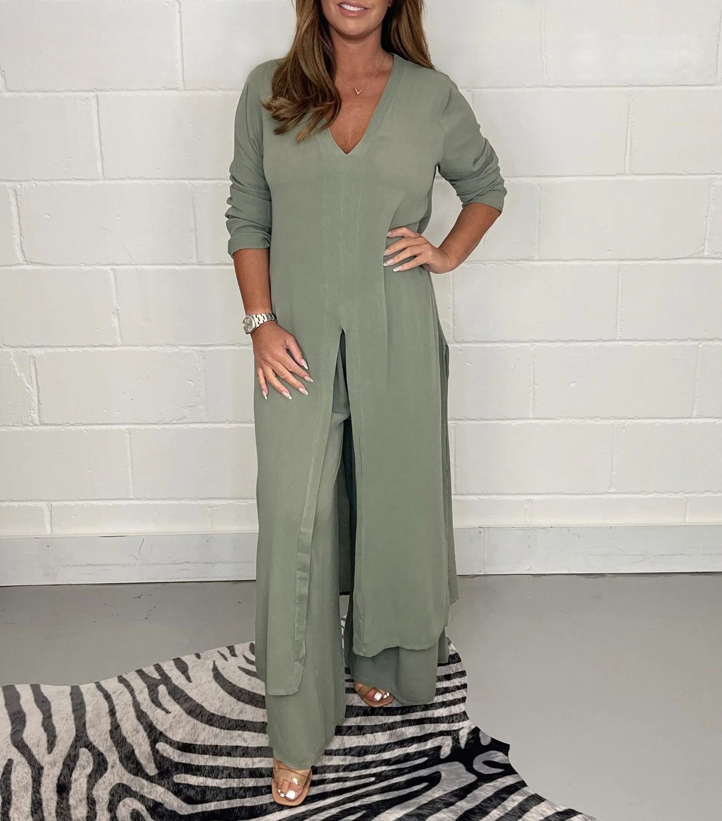 PAIGE - VINTAGE TWO PIECES SUIT WITH LONG TOP & TROUSERS