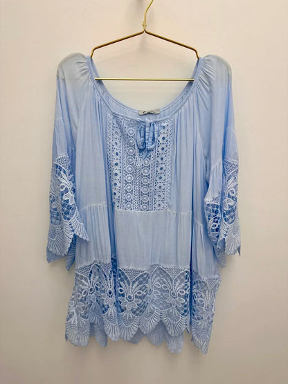 LINA - MINIMALIST ROUND NECK TOP
