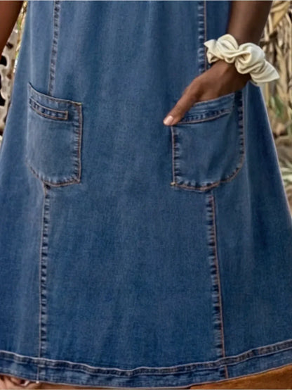 Claire Montréal™ - LIGHTWEIGHT DENIM DRESS WITH A RELAXED FIT