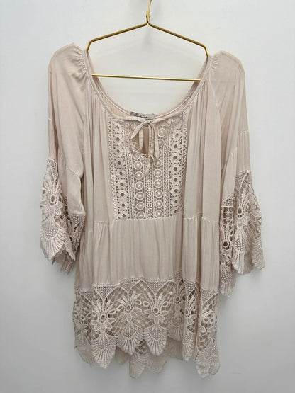 LINA - MINIMALIST ROUND NECK TOP