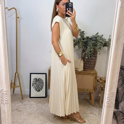 Ana - Classic Comfort Dress
