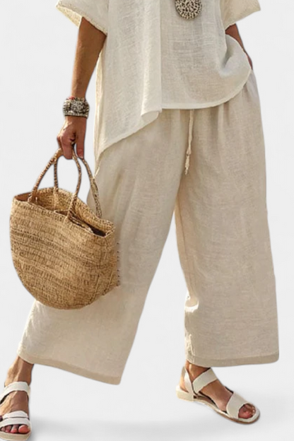 Beatrice – essential comfortable shirt and wide-leg trousers