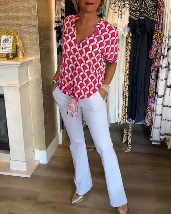 Bella™ - Casual Top with Print and V-Neck